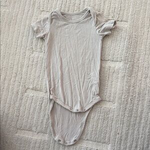 Kyte BABY Light Gray Onesie